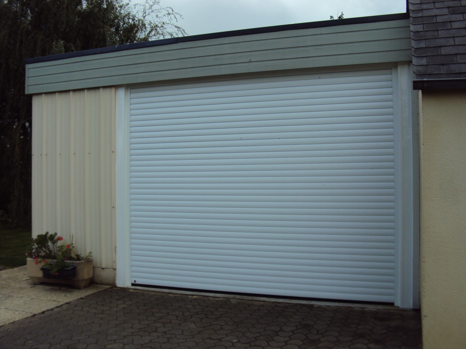 Porte garage enroulable motorisée