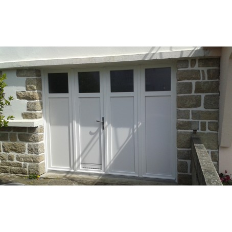 porte de garage quatre vantaux blanche - poignée aspect inox et grille de ventilation