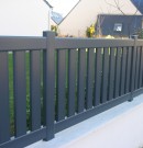 clôture aluminium - barreaudage vertical 